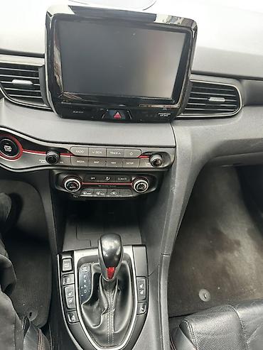 Hyundai: Hyundai Veloster: 2018 г., 1.6 л, Бензин, Хэтчбэк — 7