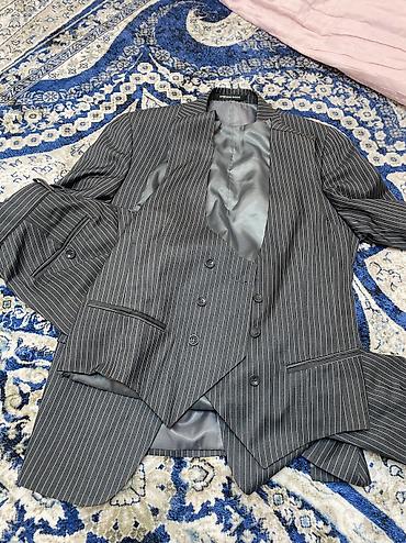 Другая мужская одежда: Продаётся костюм (пиджак и брюки и жилет ). Надевали только 1 раз на — 2