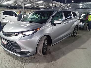 Toyota: Toyota Sienna: 2021 г., 2.5 л, Гибрид, Минивэн — 1