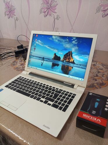 asus netbuk: İşlənmiş Toshiba, 18 ", Intel Core i3, 1 TB