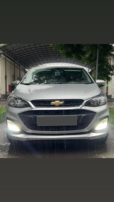 срочна авто: Chevrolet Spark: 2018 г., 1 л, Вариатор, Бензин, Седан