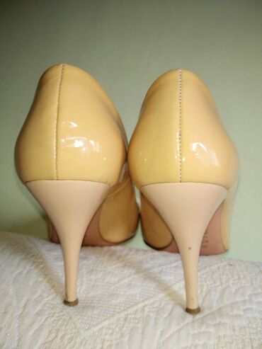 Salonke: Salonke, Marco, 38 — 9