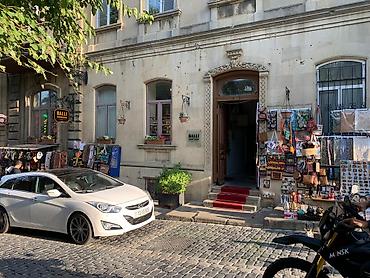 Uzunmüddətli kirayə mənzillər: Elan! Sebail Rayonu,Metro Iceriseher yaxinliginda,tam olaraq — 18