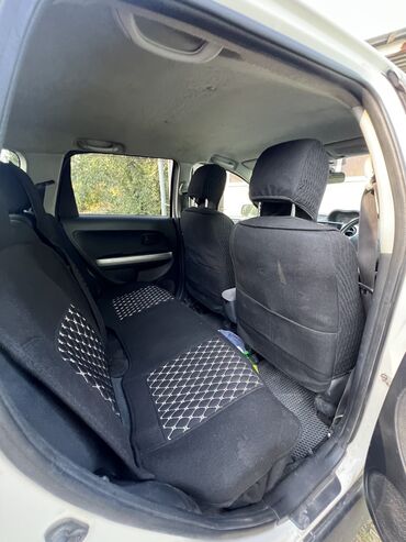 задние фонари на мерседес: Toyota ist: 2005 г., 1.5 л, Автоматические, Бензин, Пикап