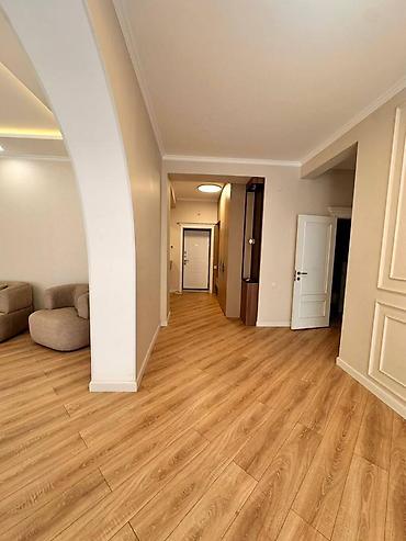 Продажа квартир: 5 и более комнат, 205 м², 2 этаж — 3