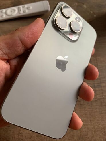 Apple iPhone: IPhone 15 Pro, Б/у, 256 ГБ, Natural Titanium, 84 %