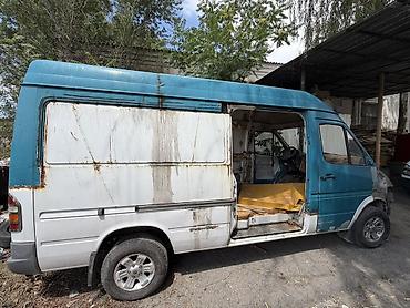 Коммерческий транспорт: Грузовой фургон Mercedes-Benz Sprinter (длинная база, высокий кузов) — 1