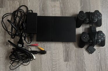 детские вещи 1 месяц: PlayStation 2 Slim – 2 pult, tam işlək, aksesuarlarla birlikdə Tam