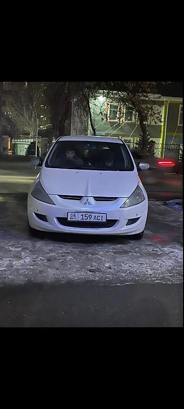 grandis: Mitsubishi Grandis: 2003 г., 2.4 л, Автомат, Бензин, Минивэн — 5