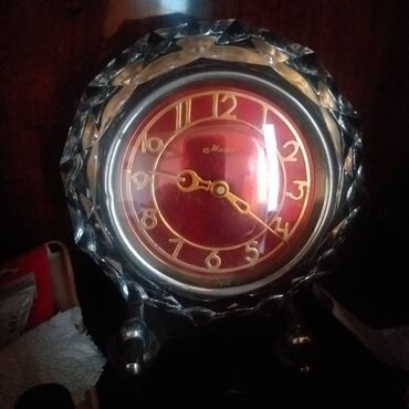 sovet saatı: Orijinal saat satılır. Cüzi usta xərci var. İşlək deyil. Bu saat tam