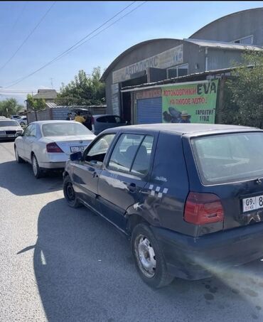 срочно продаю форд транзит: Volkswagen Golf: 1994 г., Механика, Бензин, Хэтчбэк