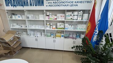 витрина стеклянные: Продаю витрины с подсветкой 2шт На фото поставлены вместе Размеры