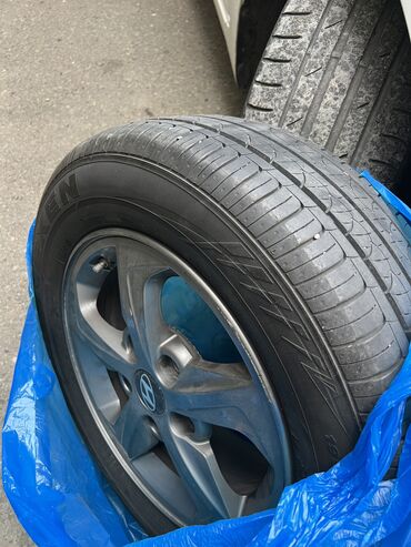 təkərlər r15: Б/у Колесо Hyundai 195 / 65 / R 15, 5 Болтов