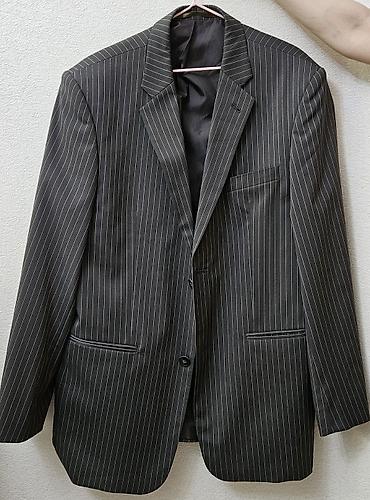 Klassik kişi pencəyi – tünd boz rəngdə, incə ağ zolaqlı (pinstripe) lalafo.az -da Klassik kişi pencəyi – tünd boz rəngdə, incə ağ zolaqlı (pinstripe)