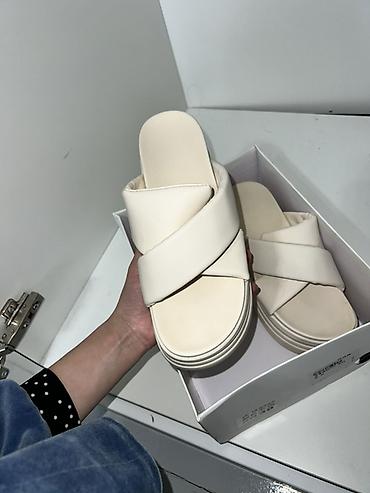 Другая женская одежда: Женская одежда – подборка из 4 вещей 1) Платье - Белое с нежным — 28