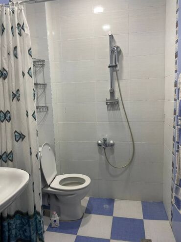 Uzunmüddətli kirayə mənzillər: Ayna Sultanova Heykəlinin yanında 17 mərtəbəli binanın 10-cu — 12