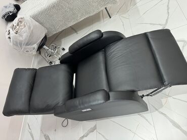 салонные кресла: Продаю реклайнер новый
