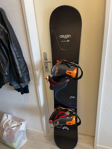 torba za gepek sa čičak trakama: Snowboard br.24 Oxygen 153 cm sa vezovima, uvoz CH Vezovi su potpuno