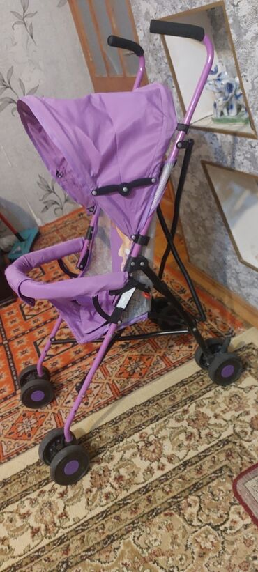 Gəzinti arabaları: Klassik gəzinti arabası, İşlənmiş, Cins: Qız, Yaş: 1-6 ay, Ünvandan götürmə