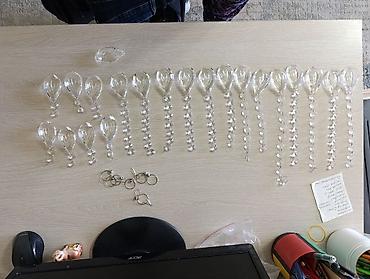 Аксессуары для осветительных приборов: Продаю подвесные плафоны белого цвета- 7шт,и висячие стеклянные — 4