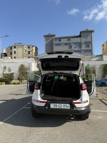 Kia: Kia Sportage: 2 l | 2010 il Krossover — 3