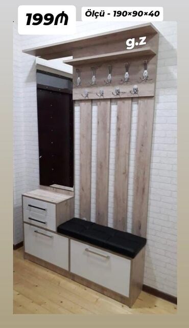 Dəhliz üçün nəzərdə tutulmuş bu çoxfunksiyalı asılqan və güzgü dəsti