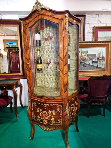 Stilske vitrine: Vitrina u stilu Luja XV, u intarziji sa dve staklene police i dve na lalafo.rs — 4 Stilske vitrine: Vitrina u stilu Luja XV, u intarziji sa dve staklene police i dve — 4