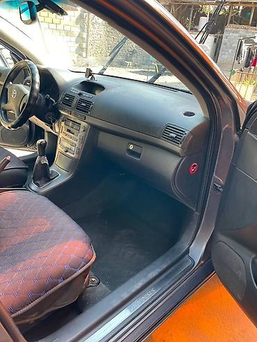 7 местные: Toyota Avensis: 2005 г., 2 л, Механика, Бензин, Универсал — 5
