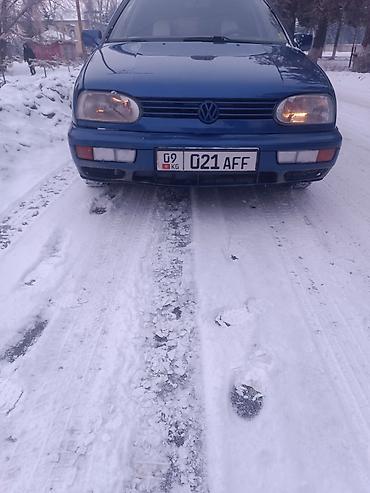 Унаа: Volkswagen Golf: 1992 г., 1.6 л, Кол менен иштөөчү, Бензин, Хетчбек — 7