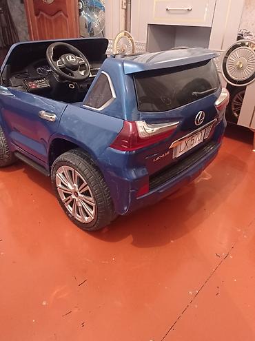 Uşaq üçün elektrik maşınları: Uşaq üçün elektrikli minik maşını – Lexus LX 570 üslubunda, göy rəng — 2