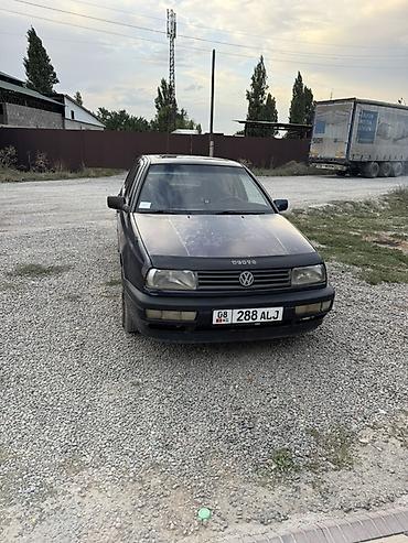 Продажа авто: Volkswagen Vento: 1992 г., Механика, Седан — 1