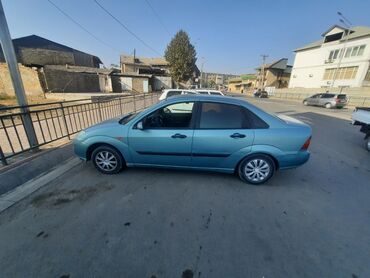 полировочный машина: Ford Focus: 2001 г., Седан