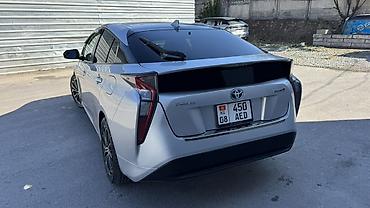 8: Toyota Prius: 2016 г., 1.8 л, Вариатор, Гибрид, Хэтчбэк — 2