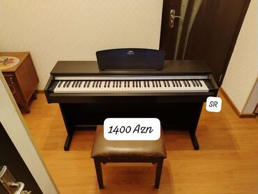 yamaha piano: Piano