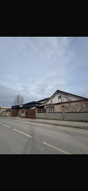 Продажа коттеджей и домов: Продается Жилой Дом 2,3 сотки. Половина дома. Угловой дом. По — 3