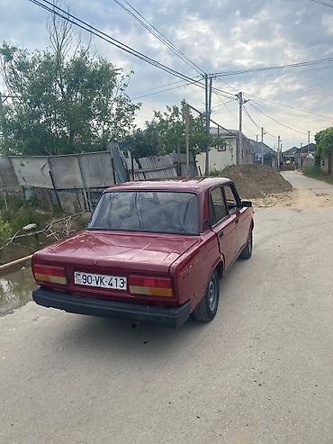 lalafo vaz 2107: VAZ 2107 sedan, tünd qırmızı rəng. Klassik dizaynlı, arxa ötürücülü — 2