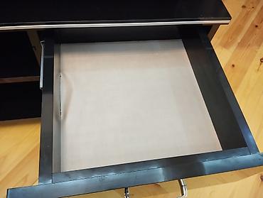 plastik rəf: Qara şüşə səthli TV stendi və asma TV dayağı - Material: üst hissə — 4