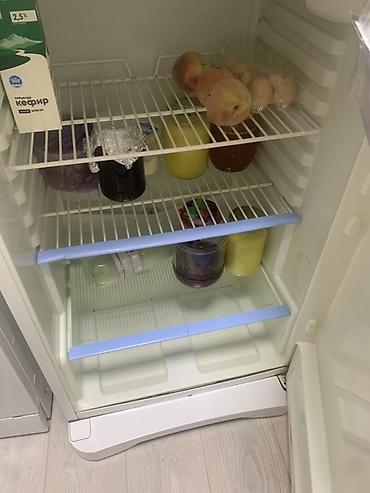 mini refrigerator: Холодильник Indesit, классическая двухкамерная модель с верхней — 1