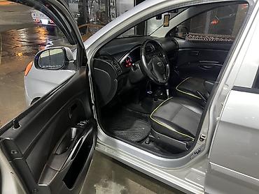 салон гольф 4: Kia Morning: 2010 г., 1 л, Автомат, Бензин, Хэтчбэк — 5