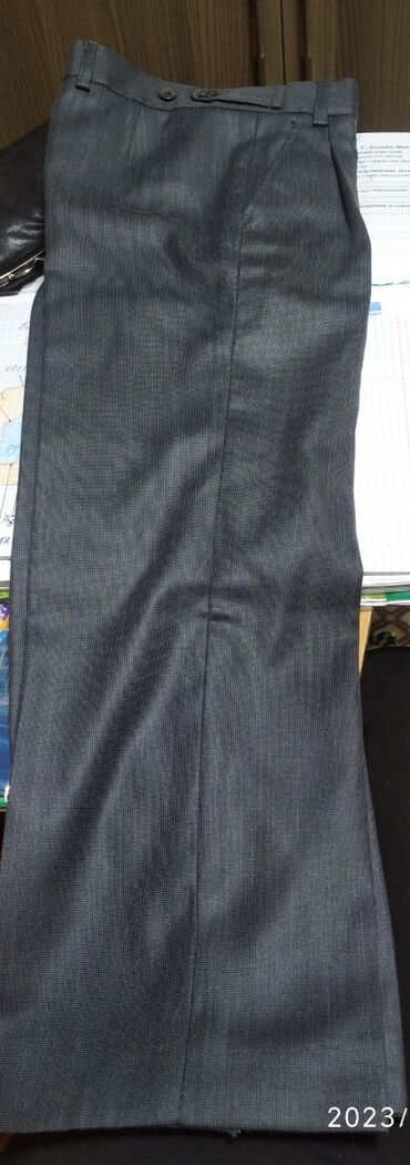 джинсы размер м: Джинсы и брюки, цвет - Серый, Б/у