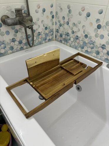 Другая посуда и кухонный инвентарь: Столик для релакса в ванне из акации. Подойдёт на любой размер