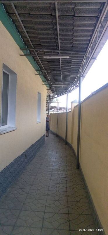 куплю дом в кызыл аскере: Дом, 100 м², 2 комнаты, Риэлтор, Косметический ремонт