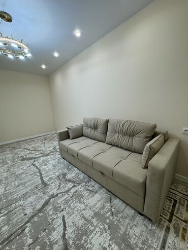 Прямые диваны: Прямой диван, Новый, Трехместный — 3