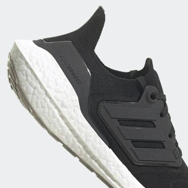 Krasofkalar və idman ayaqqabıları: Adidas Ultraboost 22 Olcu - 44 Reng - Qara Yenidir istifade