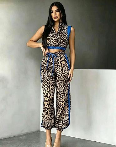 Kompleti: Komplet
Cena 2900
Uni vel.
V23 — 2