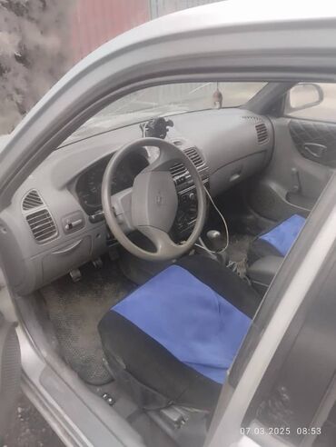 Hyundai: Hyundai Accent: 2001 г., 1.3 л, Механика, Бензин, Седан