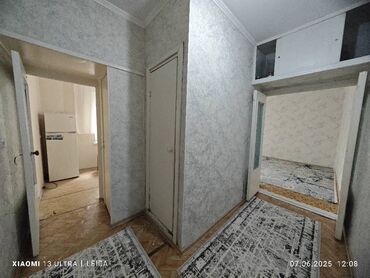 микрорайон квартиры 9: 1 комната, 35 м², 105 серия, 2 этаж, Косметический ремонт
