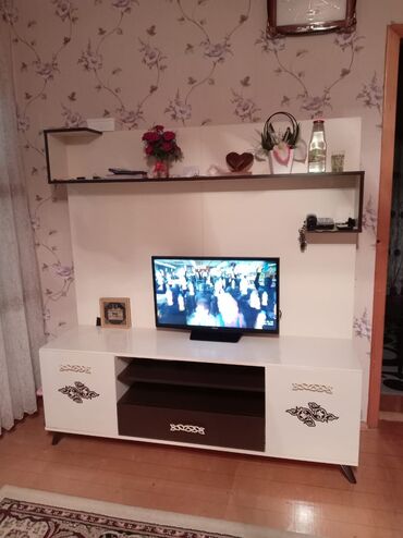 купить полки на стену: Düz TV altlığı, Laminat