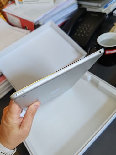 autoradio sa ekranom: Ipad Air 16gb memorije Icloud OTKLJUCAN nema nikakav nalog, moze da