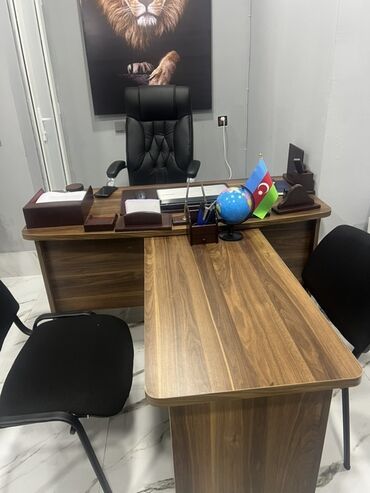 должность офис менеджера: Ofis mebel dəsti – direktor masasının komplekti - Geniş iş masası